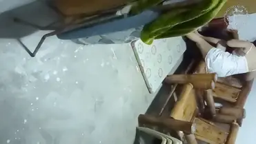 Goyangan Ranjang Bambu Bikin Tetangga Sange